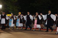 ΠΑΡΑΔΟΣΙΑΚΟΙ ΧΟΡΟΙ ΣΤΗΝ ΠΛΑΤΕΙΑ ΤΗΣ ΚΥΨΕΛΗΣ
