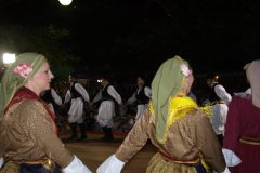 ΠΑΡΑΔΟΣΙΑΚΟΙ ΧΟΡΟΙ ΣΤΗΝ ΠΛΑΤΕΙΑ ΤΗΣ ΚΥΨΕΛΗΣ