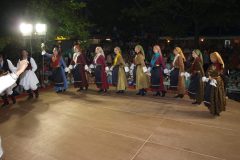 ΠΑΡΑΔΟΣΙΑΚΟΙ ΧΟΡΟΙ ΣΤΗΝ ΠΛΑΤΕΙΑ ΤΗΣ ΚΥΨΕΛΗΣ