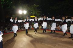 ΠΑΡΑΔΟΣΙΑΚΟΙ ΧΟΡΟΙ ΣΤΗΝ ΠΛΑΤΕΙΑ ΤΗΣ ΚΥΨΕΛΗΣ