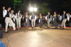 ΠΑΡΑΔΟΣΙΑΚΟΙ ΧΟΡΟΙ ΣΤΗΝ ΠΛΑΤΕΙΑ ΤΗΣ ΚΥΨΕΛΗΣ