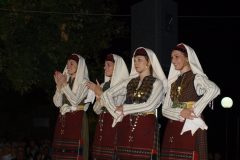 ΠΑΡΑΔΟΣΙΑΚΟΙ ΧΟΡΟΙ ΣΤΗΝ ΠΛΑΤΕΙΑ ΤΗΣ ΚΥΨΕΛΗΣ