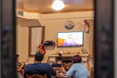 ΧΑΛΑΡΩΝΟΥΜΕ ΣΤΗΝ ΑΙΘΟΥΣΑ ΚΑΘΙΣΤΙΚΟΥ